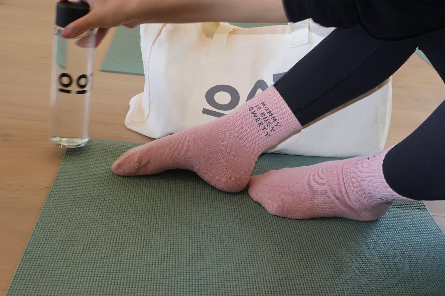 Mommy Is Busy Sweety Grip Socks